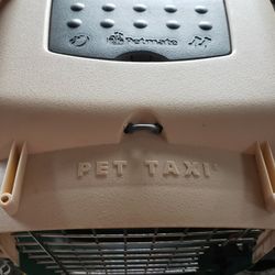 Pet Carrier Like New!