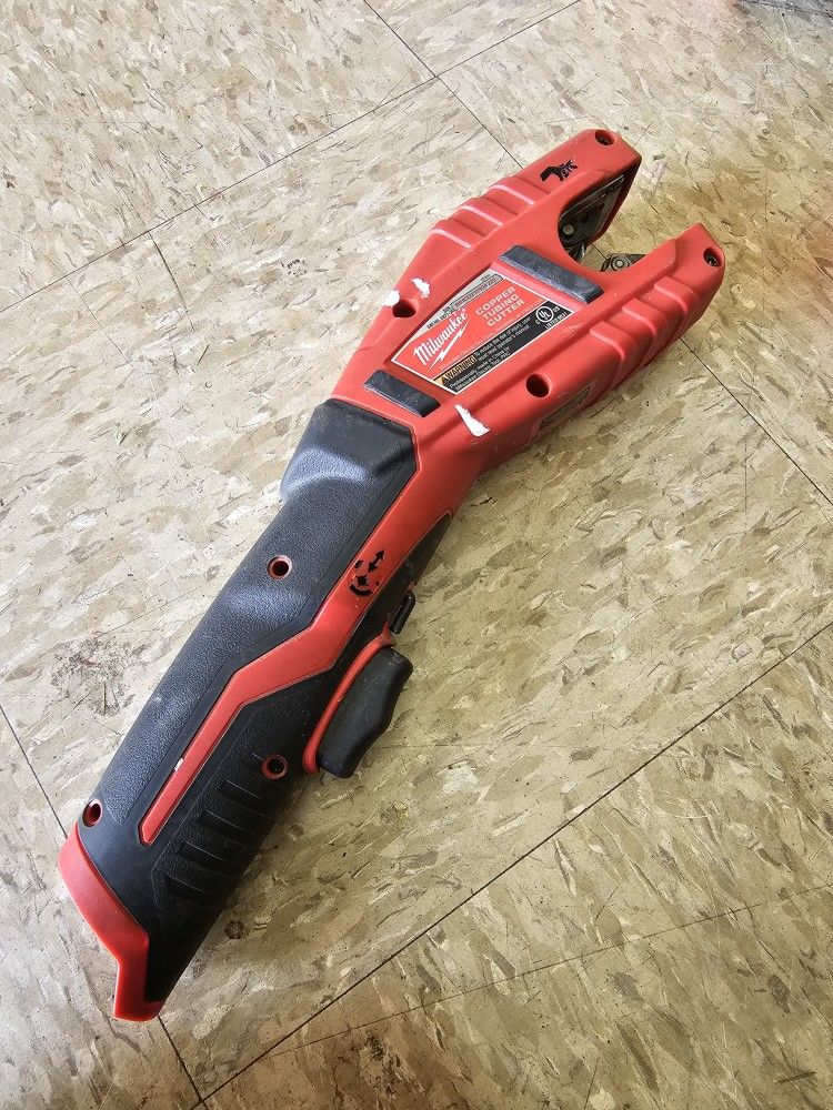 Milwaukee M12 247120 Cordless Copper Tubing Cutter (Tool Only) for