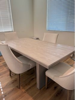 Kitchen table + 4 chairs