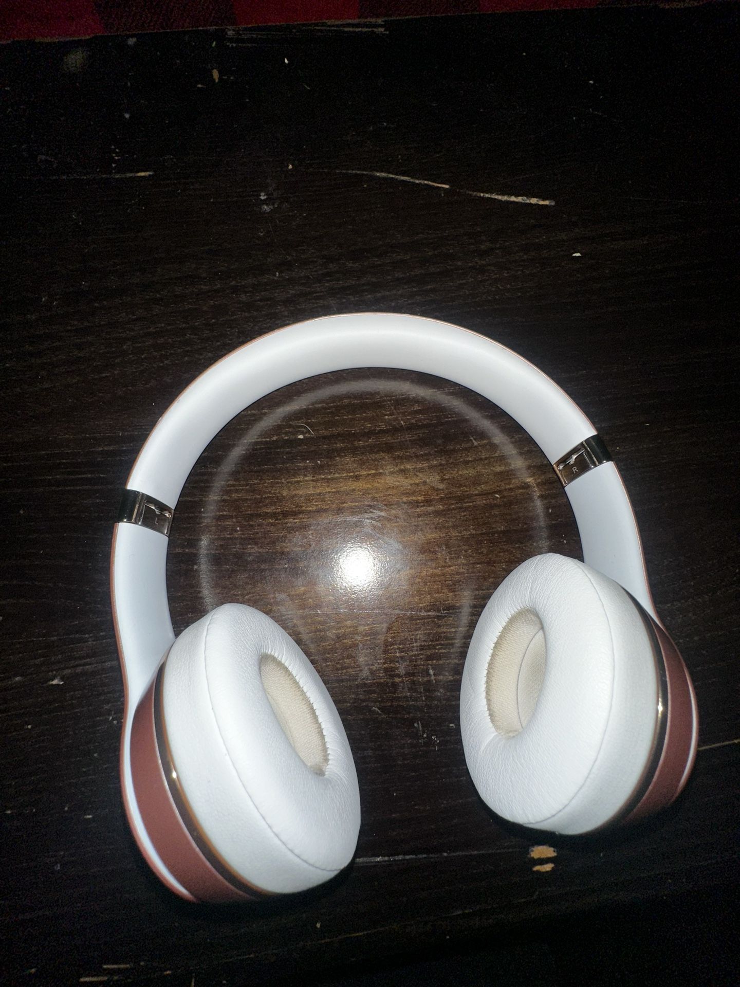 Beats rose gold
