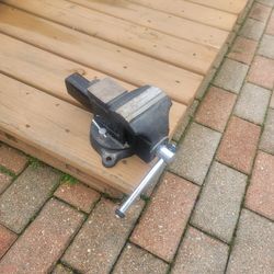 Larin Rotating Bench Vise