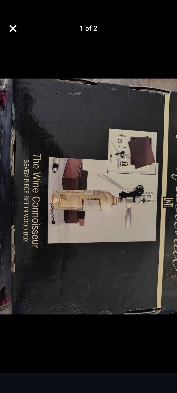 The Wine Connoisseur 7-piece Set In Wood Box