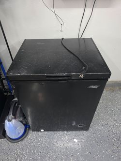 Arctic King Deep Freezer $100