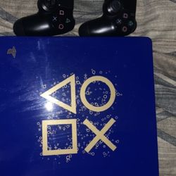 PS4 w/1 controller 