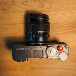 Fujifilm X Pro 3 dura black with Fujinon 18-55mm