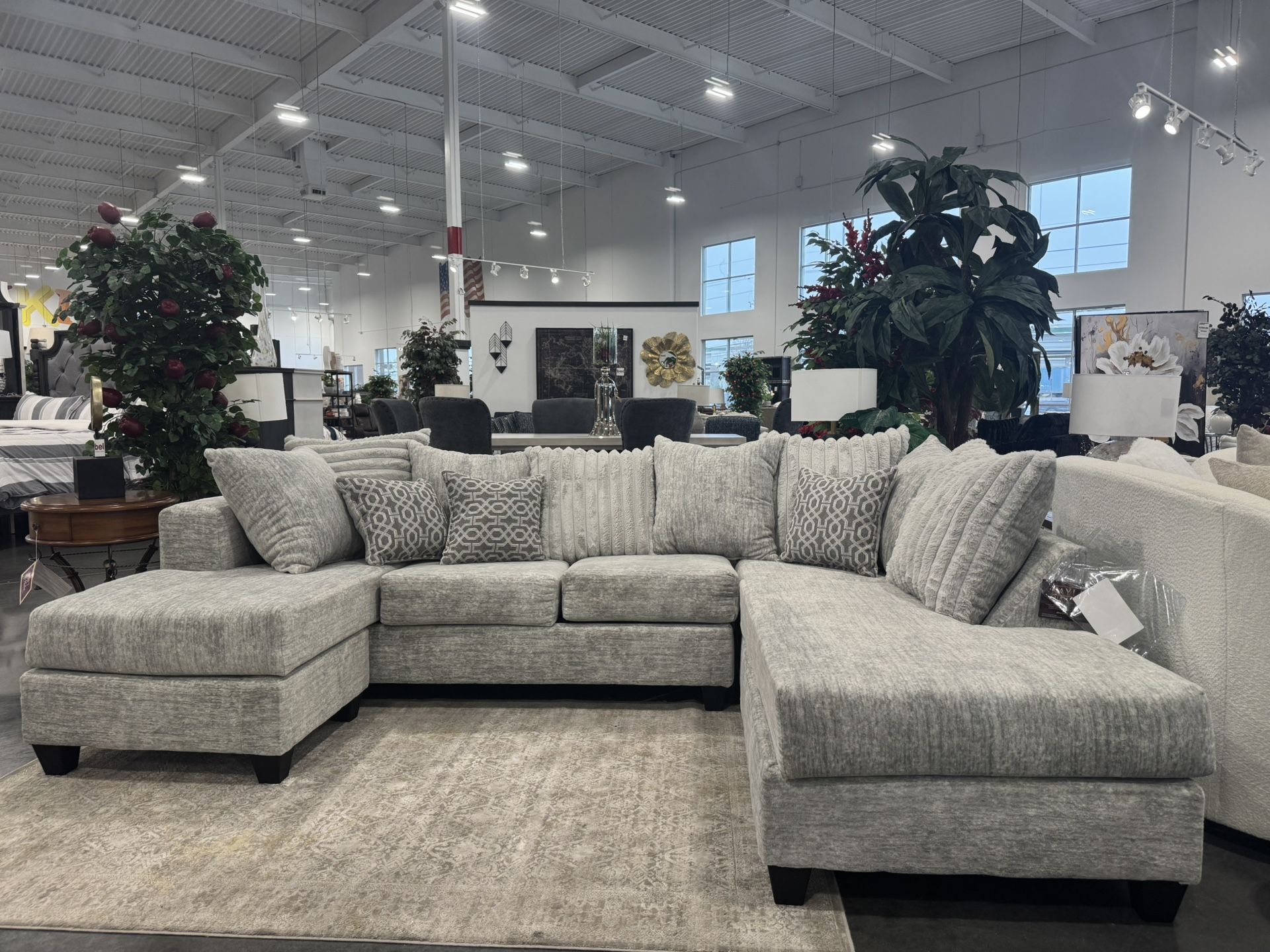 2 PIECE SECTIONAL GREY