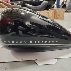 2012 Harley Davidson Blackline Fuel Tank And Seats