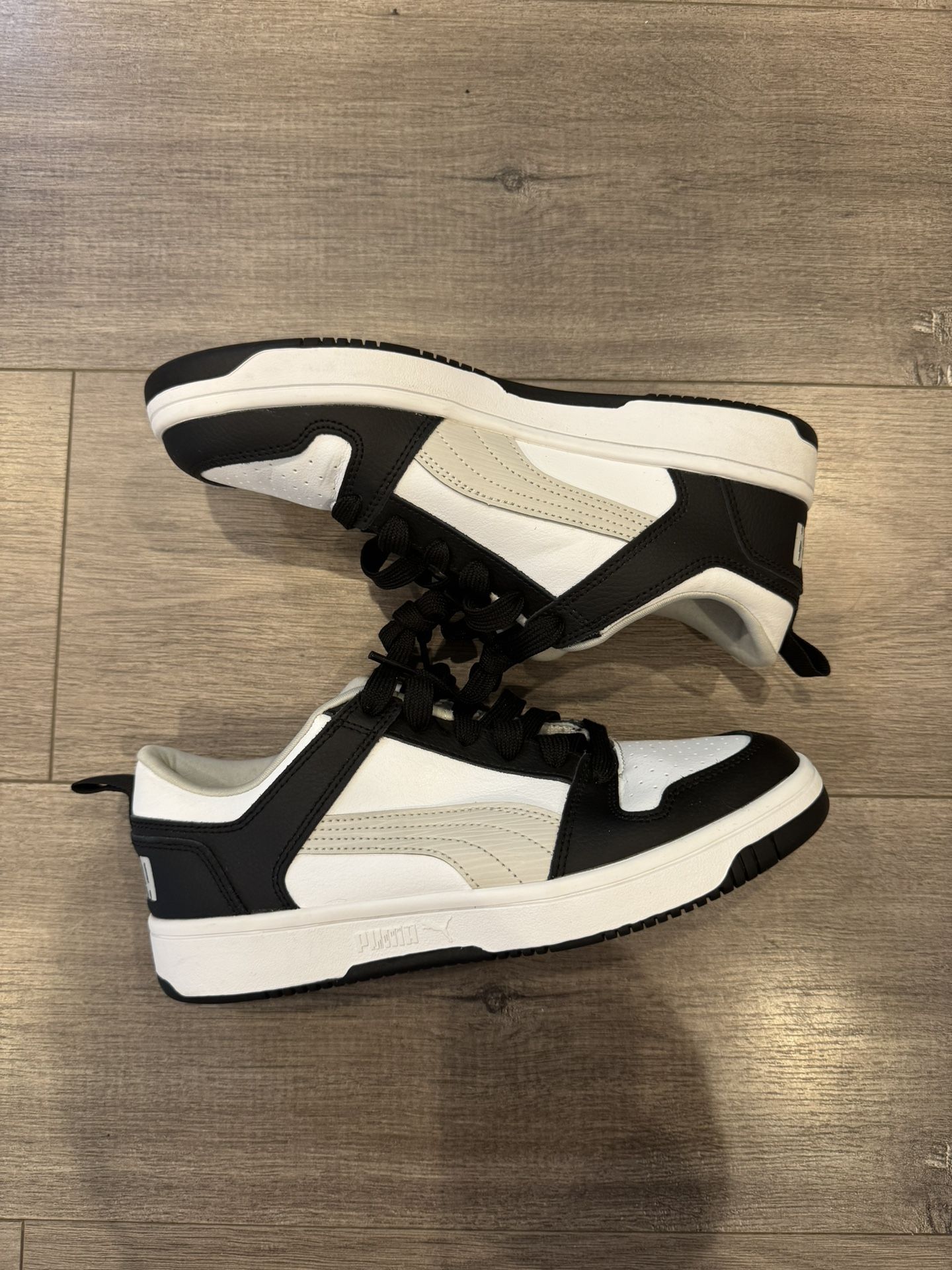 Pumas Shoes Size 8 Barely Used No Box