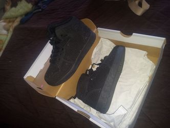 Girls shoes size: 2