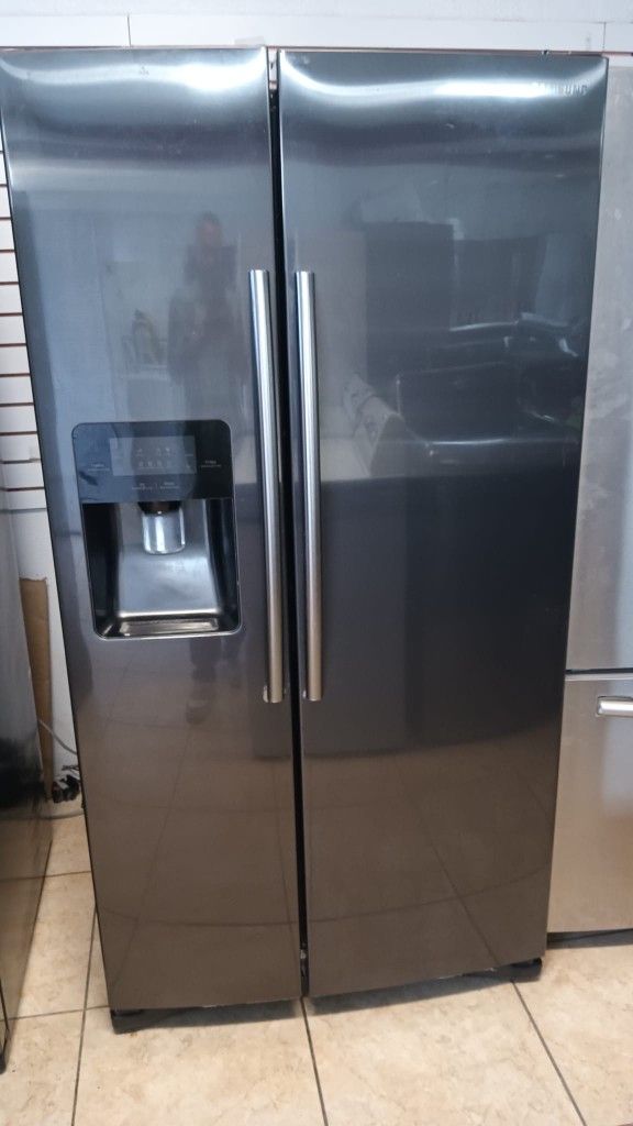 Samsung Refrigerator Everything Good.