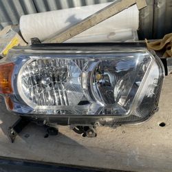 2010-2013 Toyota 4Runner Right Headlight 