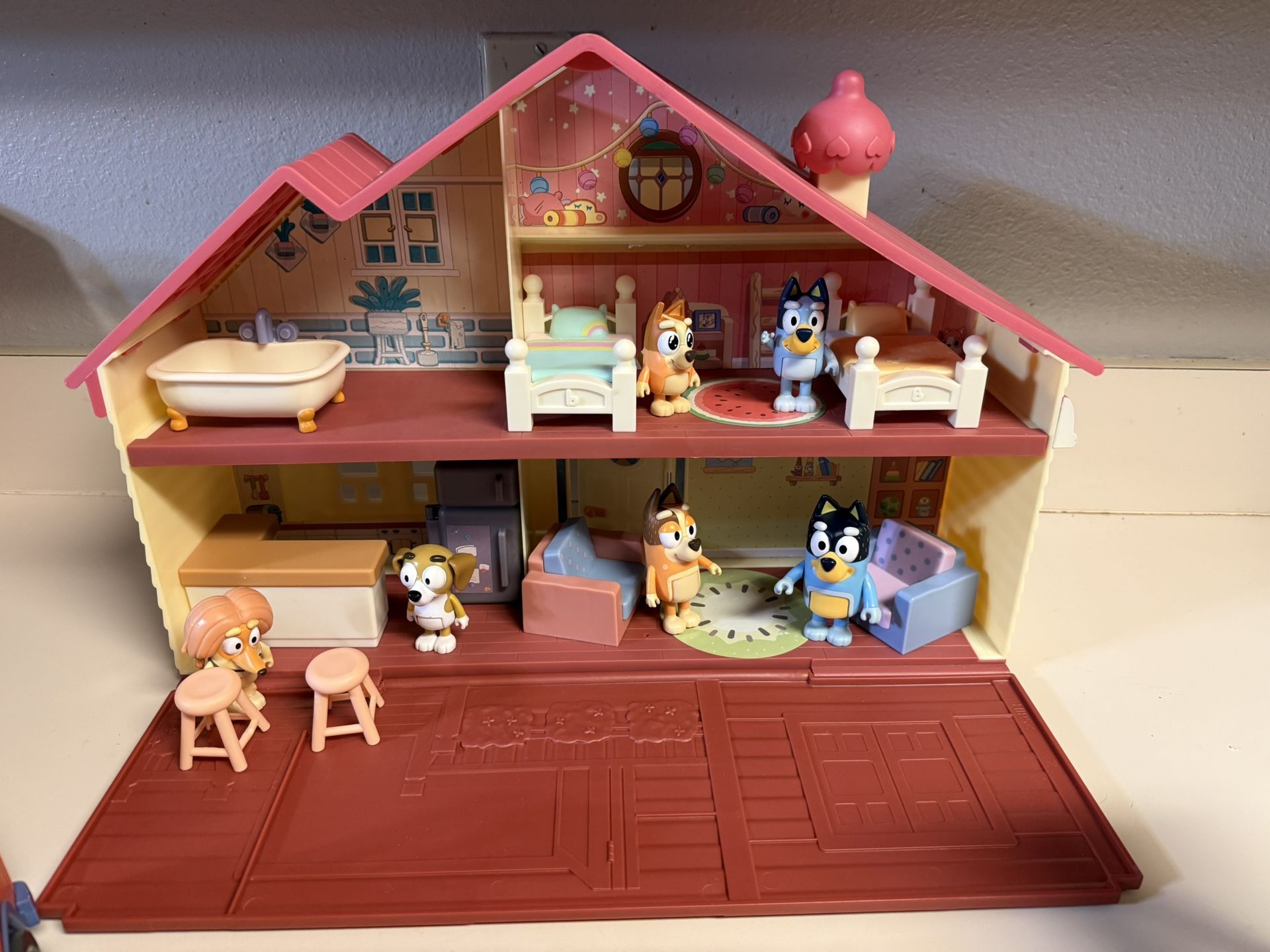 Bluey house, Car and Pool