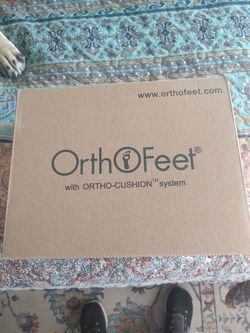 New  in Box Orthofeet Tennis shoes
