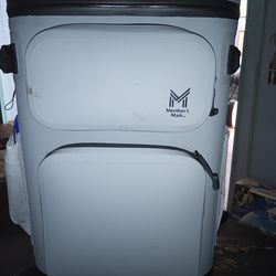 Members Mark 24 can cooler backpack