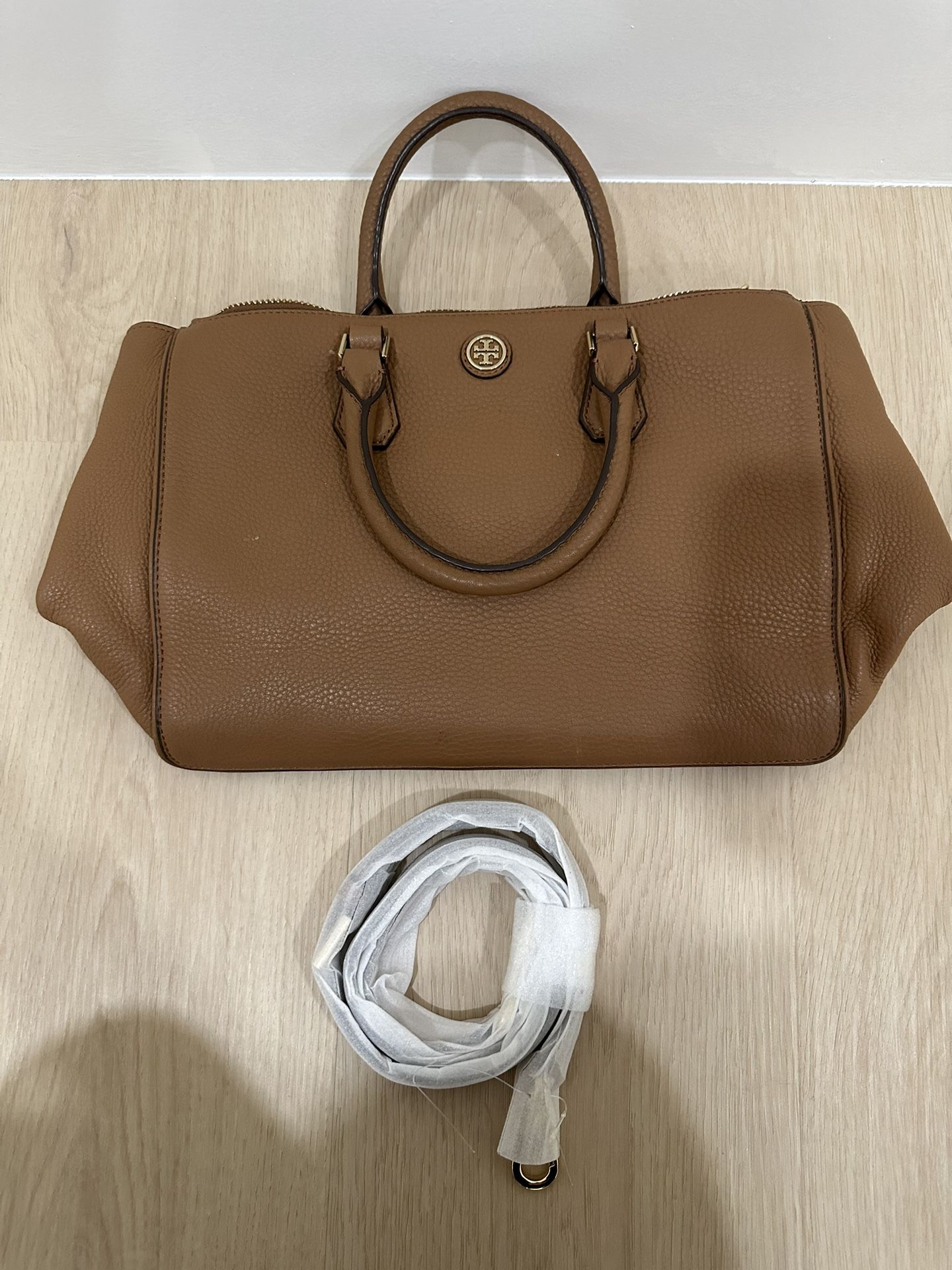 Like NEW Tory Burch Shoulder Bag