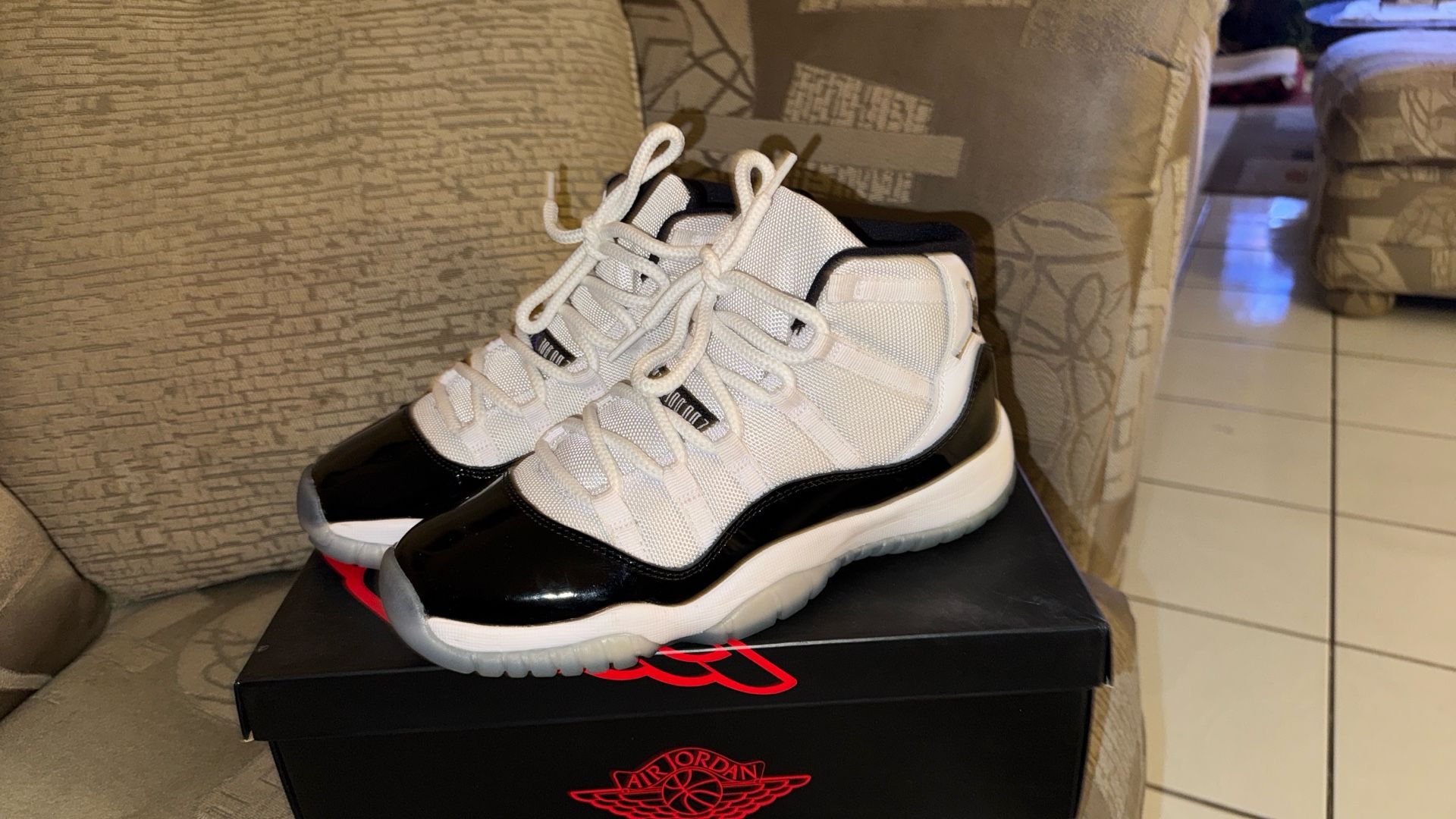 Jordan’s Retro 11’s Size 7y