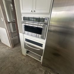Kitchen Appliances - Electrolux Fridge / Freezer, Kitchen Aid Built In Microwave , Kitchen Aid Built In Warming Drawer, 36” American Gas Range