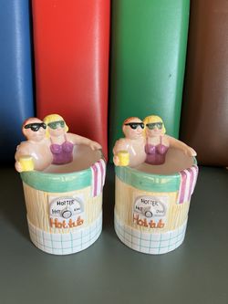 1997 Lotus Vintage Ceramic Hot Tub