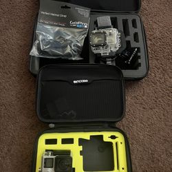 GoPro 4 With Accessories 