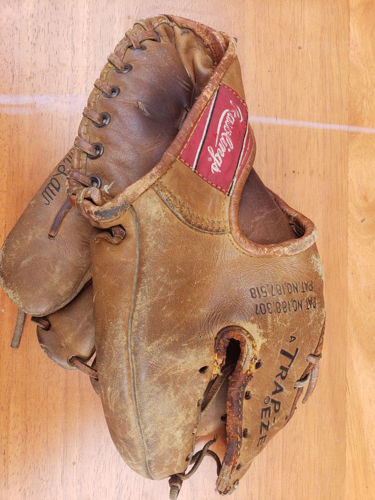 Vintage Rawlings Trap Exe TG700 Baseball Glove