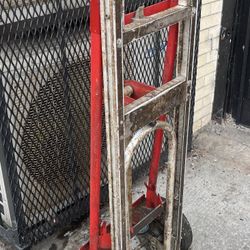 MILWAUKEE - 1,000 lbs. Capacity 4-in-1 Hand Truck. Used as is 