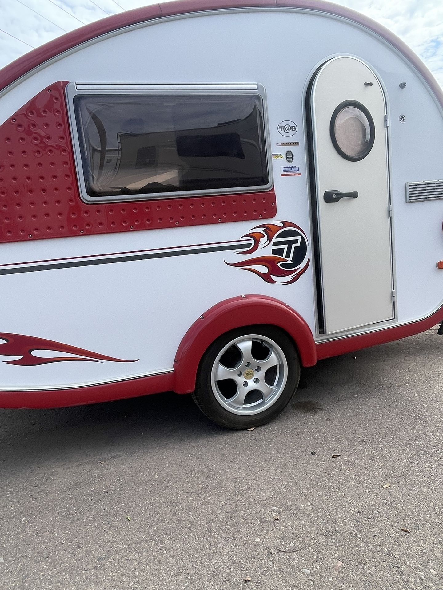 2005 T@B Fiberglass Fiberglass