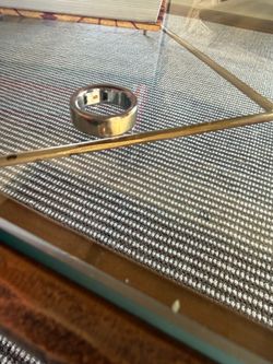 Oura Ring 4 in Gold