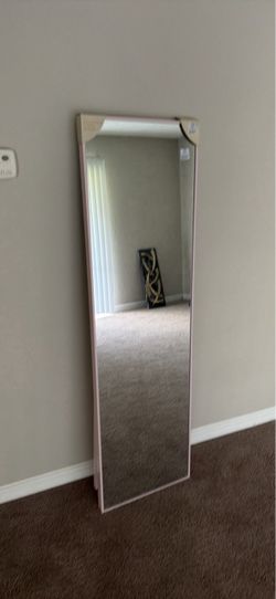 Pink mirror