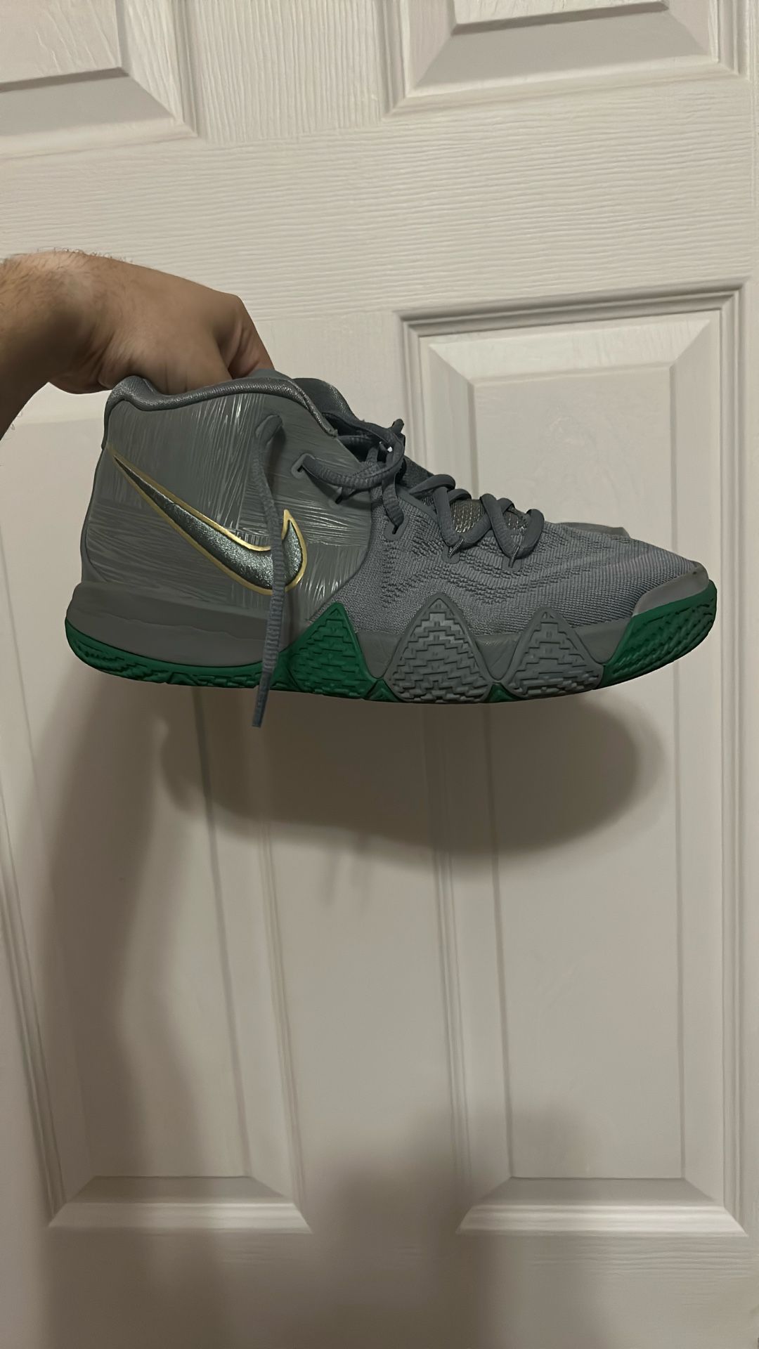 Nike Kyrie 4’s
