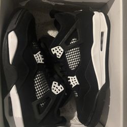 Jordan 4 “White Thunder” Sz 11