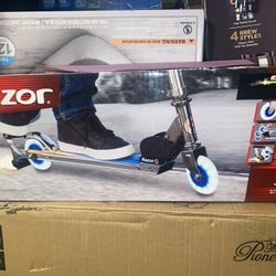 Brand New Razor Spark Ultra Kick Scooter, Bright LED Light-Up wheels