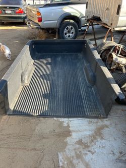 Nice 8’ long bed truck bed liner.