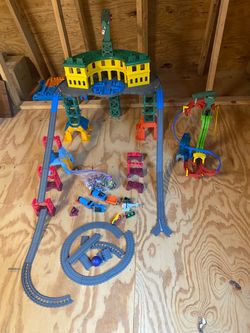 Thomas & Friends Super Station and MINIs play set
