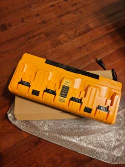 4-port Rapid Charger For DeWalt Batteries.
