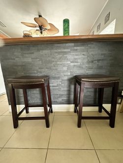 2 Bar Stools 