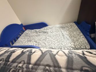 Toddler bed
