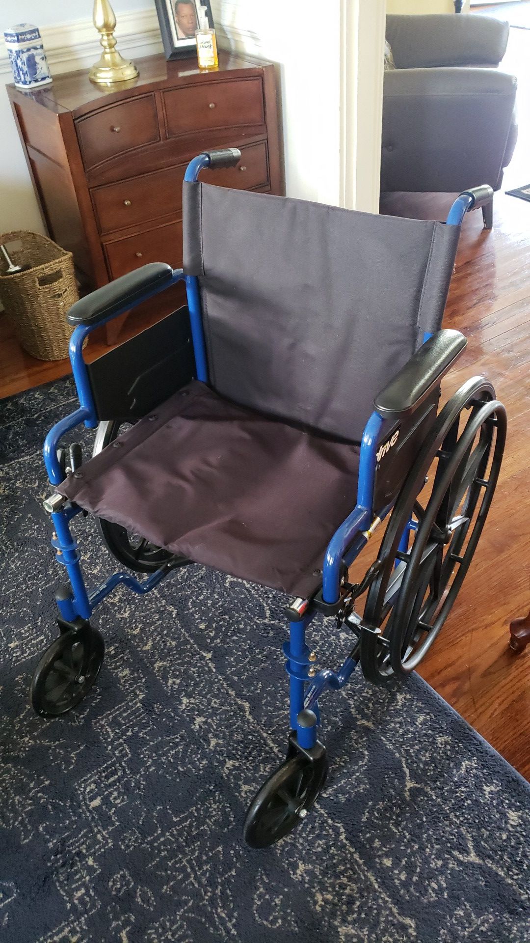 Wheelchair (Credit cards accepted)