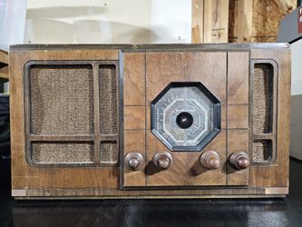 Antique Stromberg Carlson Radio Mod#130H