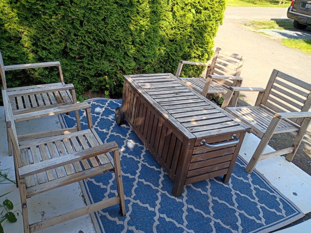 Outdoor Wooden Furniture