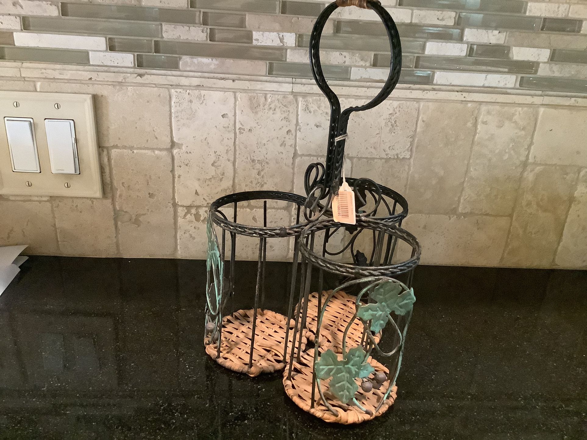 VINTAGE WINE BOTTLE HOLDER 3 BOTTLE GREEN METAL AND WICKER GRAPE DECOR 14" X 8"