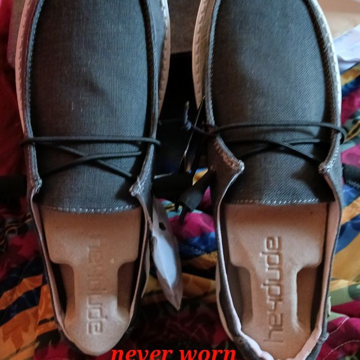 Hey Dude Size 8 for Sale in Shreveport, LA - OfferUp