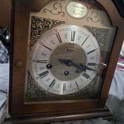 Beautiful Mantle Clock Bulova  Tempus Fuiot NO Flaws SEE All Picks