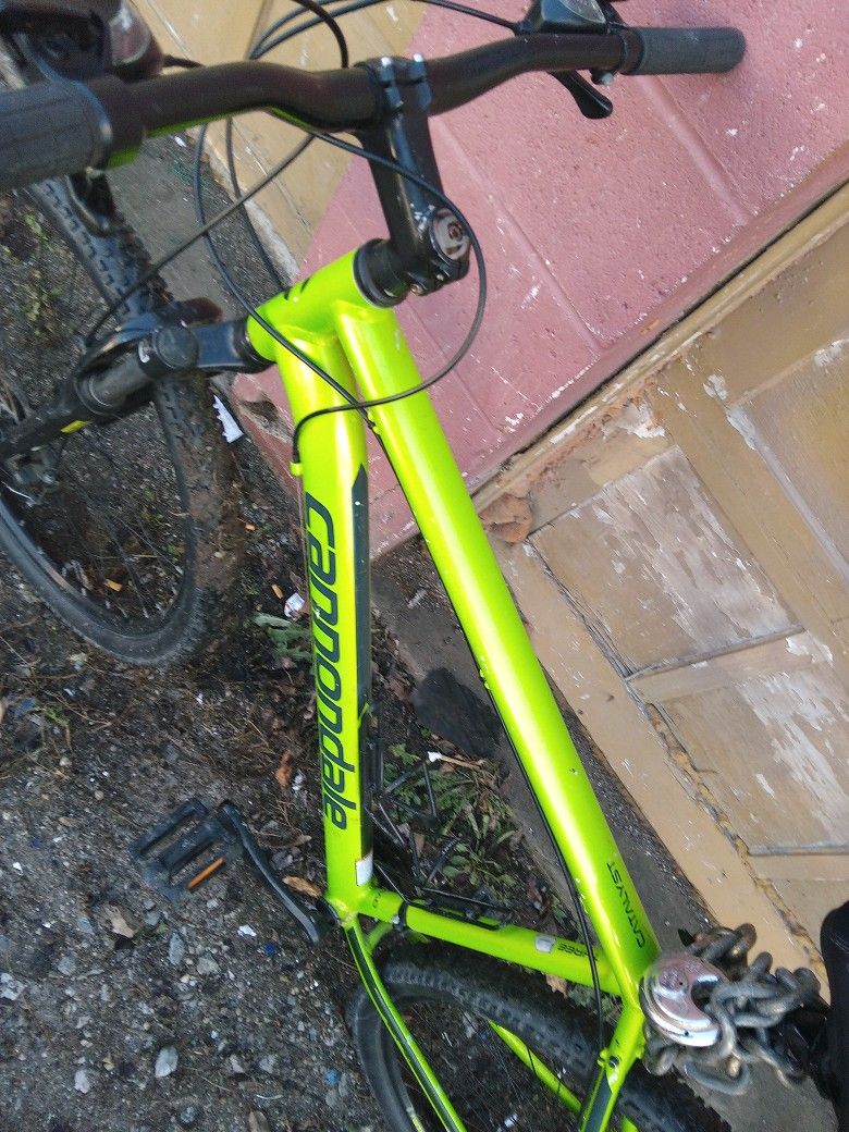CANNONDALE BIKE FOR$250.00 OR BEST OFFER.