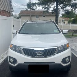 2013 Kia Sorento - 106k Miles  $3,500 