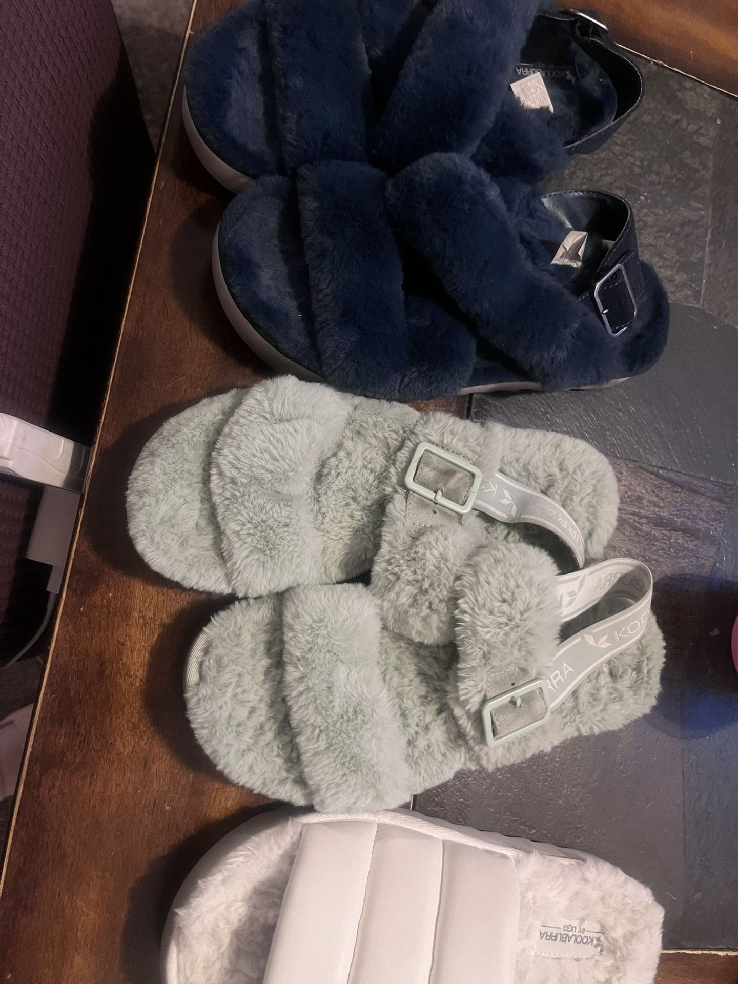 Women’s UGG sandals 