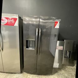 Frigidaire Gallery Side By Side Refrigerator D3FF