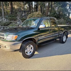 Toyota truck green