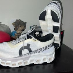 On Cloud monster Men’s Running Shoes  Size 9.5  White Colorway