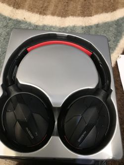Black and red Wireless headset