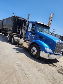 2017 Peterbilt 579 Day Cab